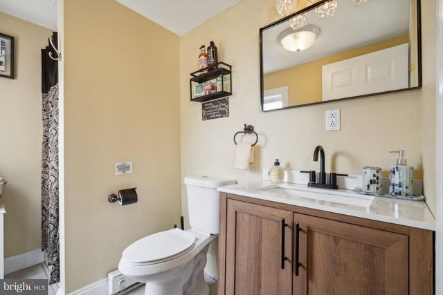 1124 CHRISTIAN ST, Philadelphia, PA 19147