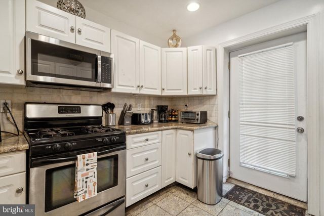 1124 CHRISTIAN ST, Philadelphia, PA 19147