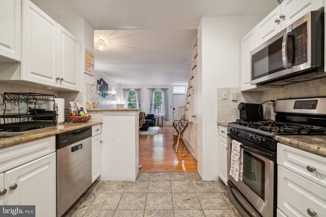 1124 CHRISTIAN ST, Philadelphia, PA 19147