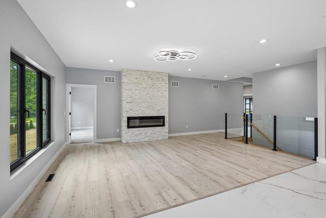 386 Oakbrook Drive, Wisconsin Dells, WI 53965