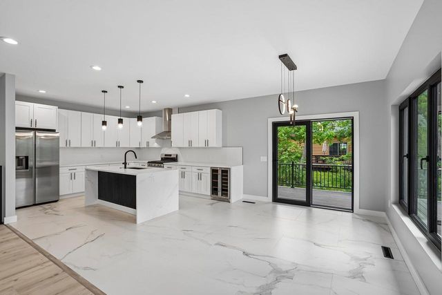 386 Oakbrook Drive, Wisconsin Dells, WI 53965