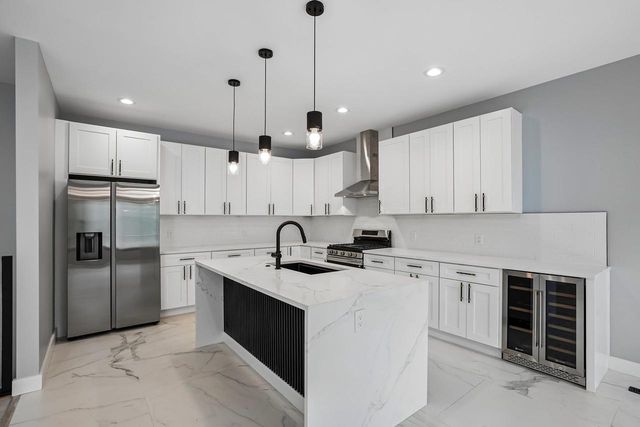 386 Oakbrook Drive, Wisconsin Dells, WI 53965