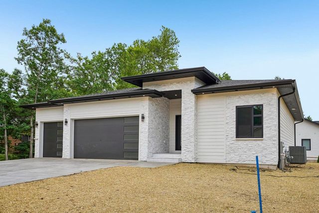 386 Oakbrook Drive, Wisconsin Dells, WI 53965