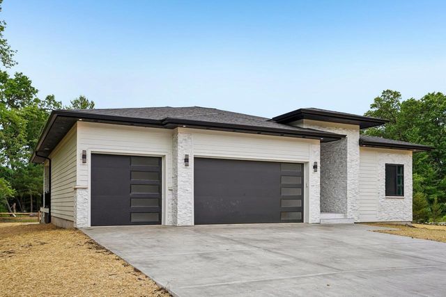 386 Oakbrook Drive, Wisconsin Dells, WI 53965