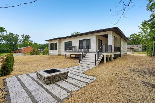 386 Oakbrook Drive, Wisconsin Dells, WI 53965