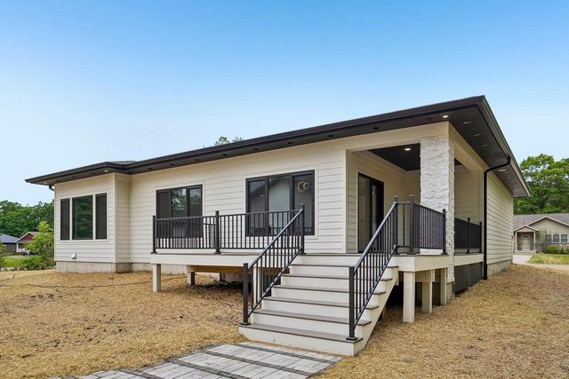 386 Oakbrook Drive, Wisconsin Dells, WI 53965
