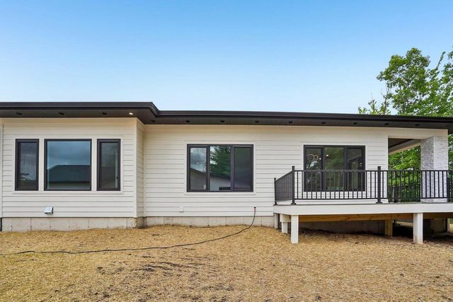 386 Oakbrook Drive, Wisconsin Dells, WI 53965