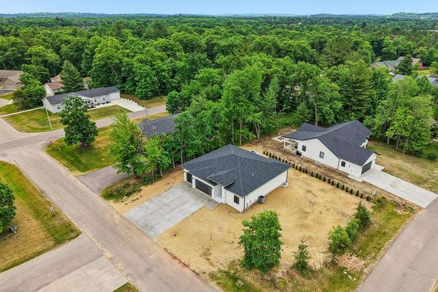 386 Oakbrook Drive, Wisconsin Dells, WI 53965