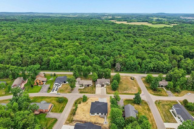 386 Oakbrook Drive, Wisconsin Dells, WI 53965