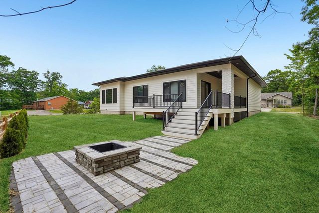 386 Oakbrook Drive, Wisconsin Dells, WI 53965