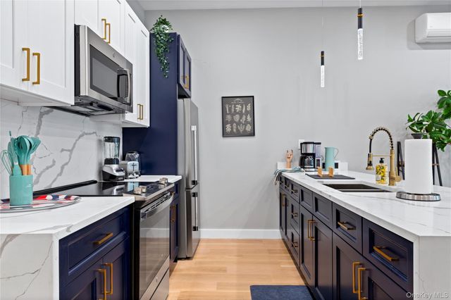 984 Lincoln Place, Brooklyn, NY 11213