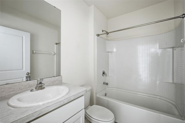 5217 HILLSIDE MEADOW PLACE, Tampa, FL 33610