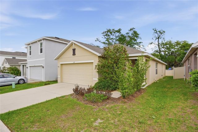 5217 HILLSIDE MEADOW PLACE, Tampa, FL 33610