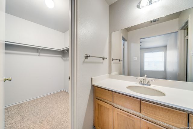 12216 MAVERICK BLUFF ST, San Antonio, TX 78247