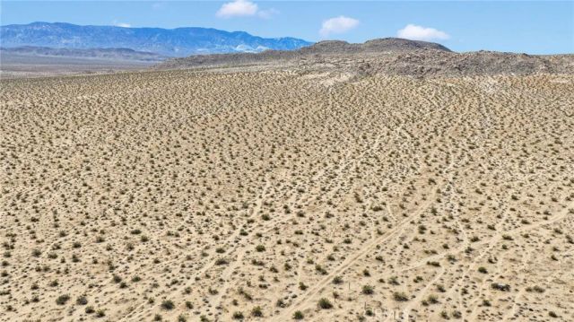 1 Off Green Mine Rock, Lucerne Valley, CA 92356