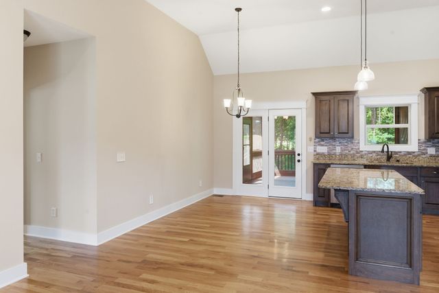 2065 Stratford Ln, Greenbrier, TN 37073