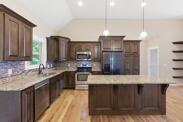 2065 Stratford Ln, Greenbrier, TN 37073