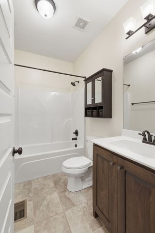 2065 Stratford Ln, Greenbrier, TN 37073