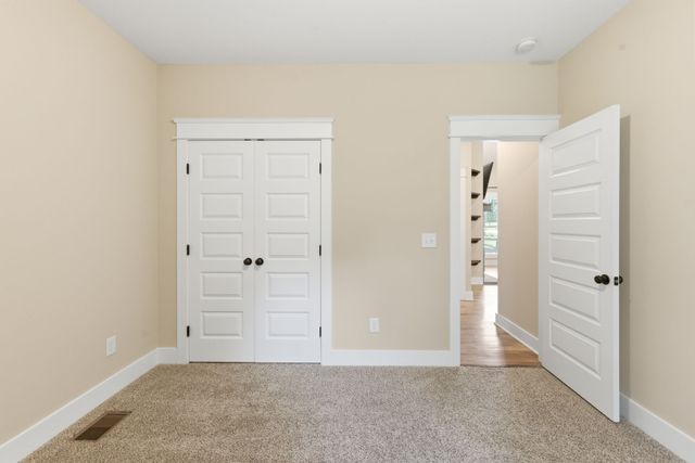 2065 Stratford Ln, Greenbrier, TN 37073