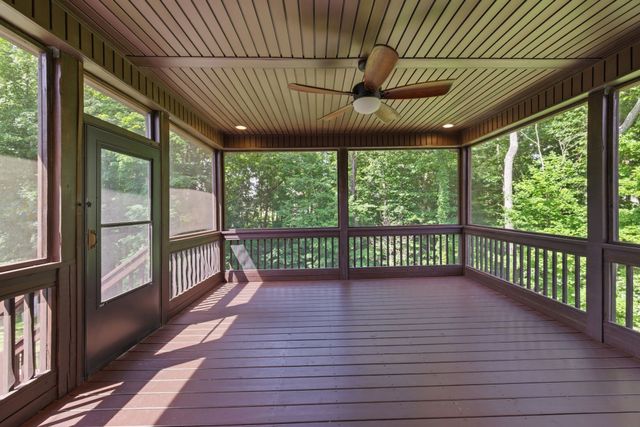 2065 Stratford Ln, Greenbrier, TN 37073