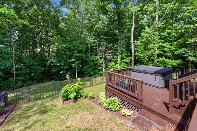 2065 Stratford Ln, Greenbrier, TN 37073