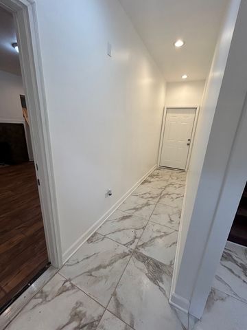 6016 S Saint Lawrence Avenue 1, Chicago, IL 60637