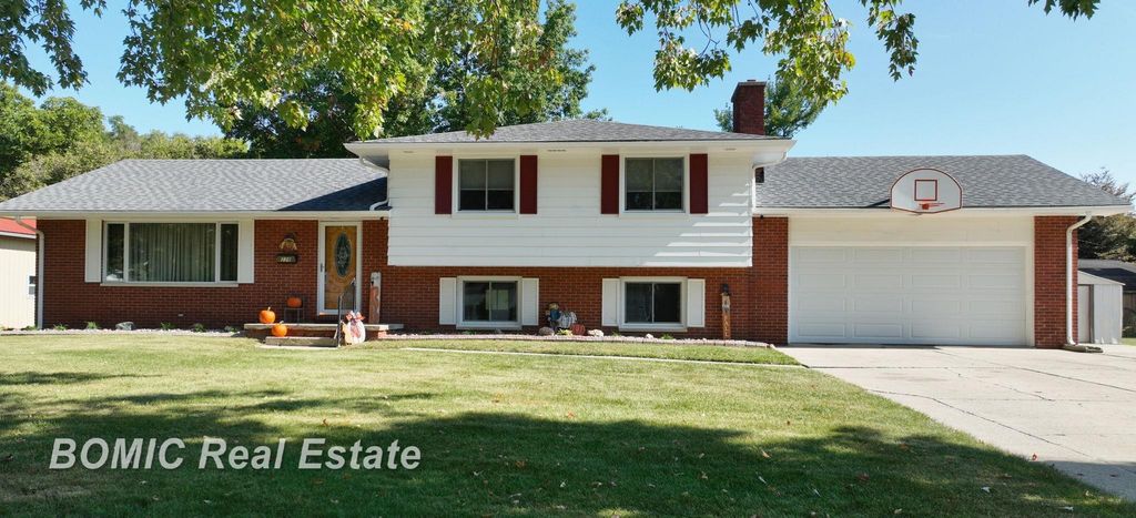 228 Saginaw Street, Vassar, MI 48768