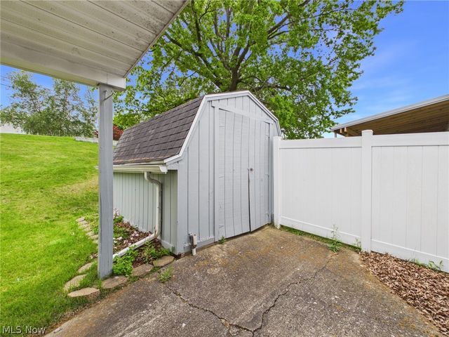 2504 New York Avenue, Parkersburg, WV 26101