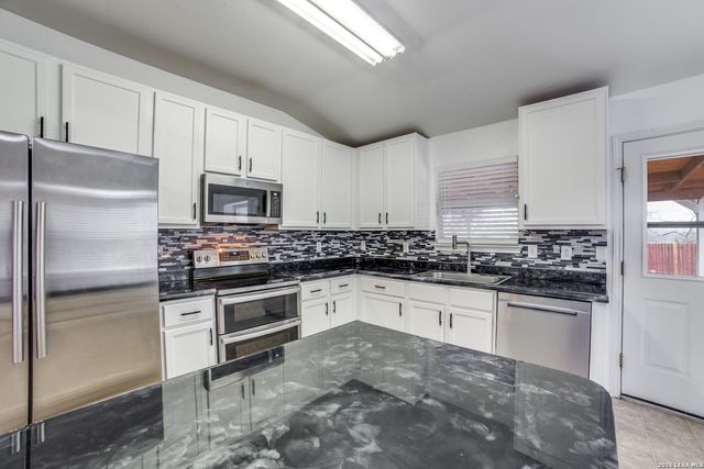 10022 Cactus, San Antonio, TX 78254