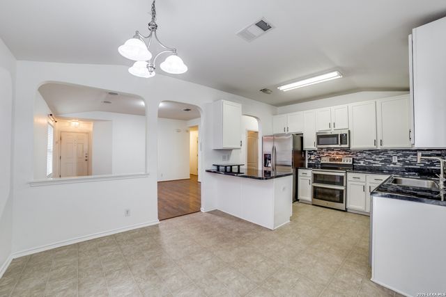 10022 Cactus, San Antonio, TX 78254