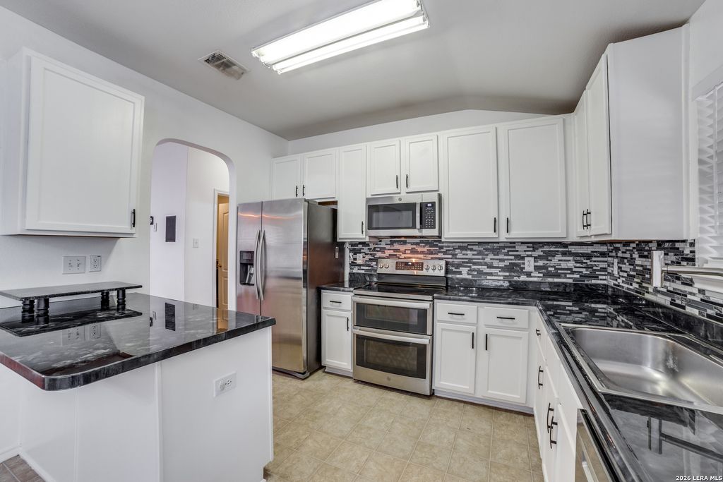 10022 Cactus, San Antonio, TX 78254