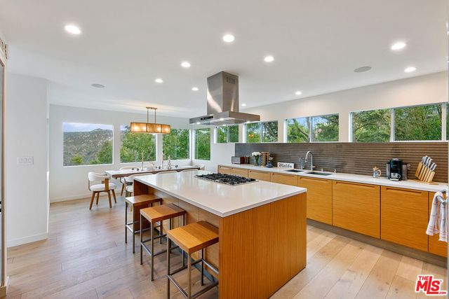 1876 Lookout Road, Malibu, CA 90265