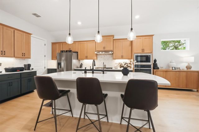 133 Lily Pad LN, Kyle, TX 78640