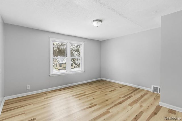 14725 Agnes Avenue, Eastpointe, MI 48021