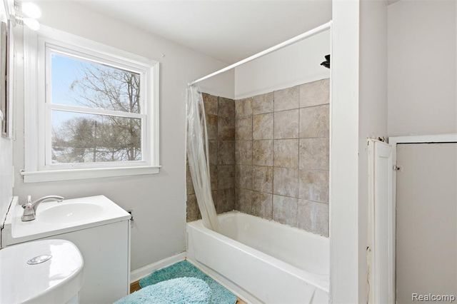 14725 Agnes Avenue, Eastpointe, MI 48021