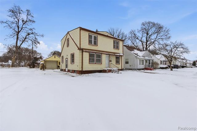 14725 Agnes Avenue, Eastpointe, MI 48021