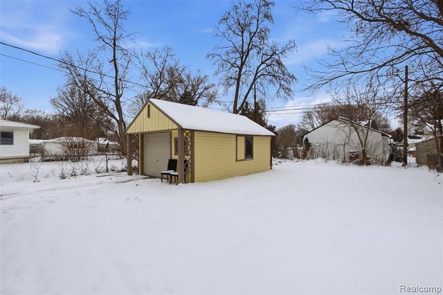 14725 Agnes Avenue, Eastpointe, MI 48021