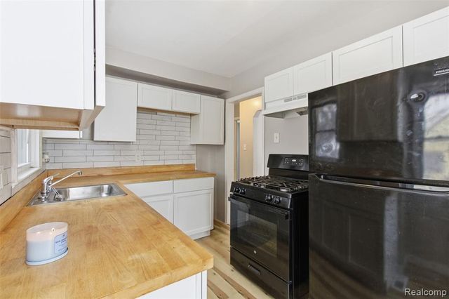 14725 Agnes Avenue, Eastpointe, MI 48021