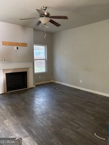 29 Hill Top Circle, Grantville, GA 30220