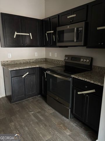 29 Hill Top Circle, Grantville, GA 30220