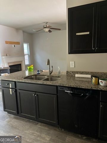 29 Hill Top Circle, Grantville, GA 30220