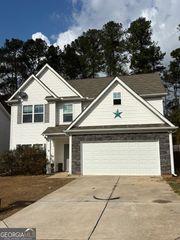 29 Hill Top Circle, Grantville, GA 30220