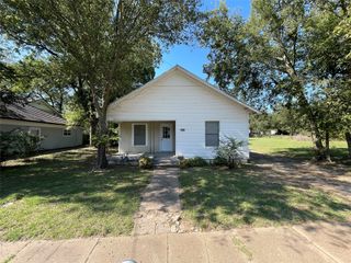800 Jefferson Street, Bowie, TX 76230