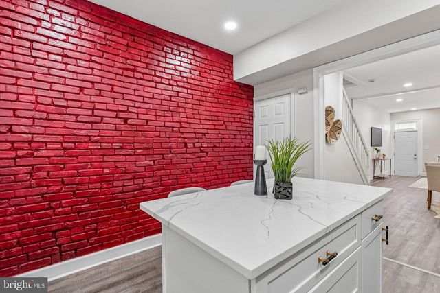 135 N HIGHLAND AVE, Baltimore, MD 21224