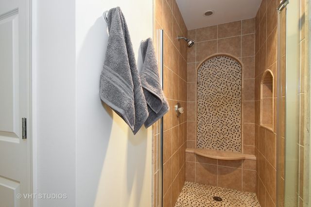 100 E Station Street 316, Barrington, IL 60010