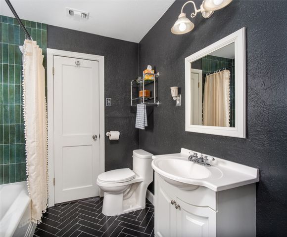 8915 Diceman Drive, Dallas, TX 75218