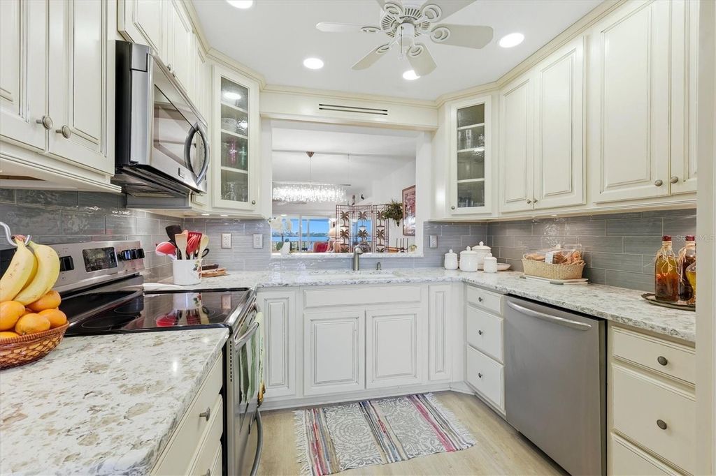 Image 19 of property listing at 1323 PERICO POINT CIRCLE 107, Bradenton, FL 34209