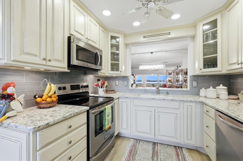 Image 21 of property listing at 1323 PERICO POINT CIRCLE 107, Bradenton, FL 34209
