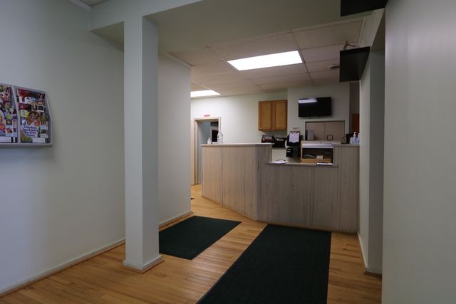 6737 W 95th Street, Oak Lawn, IL 60453