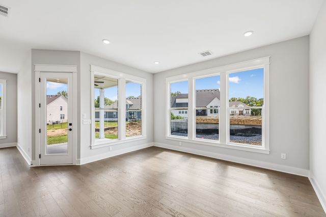 5158 High Park Hill Dr, N, Arrington, TN 37014